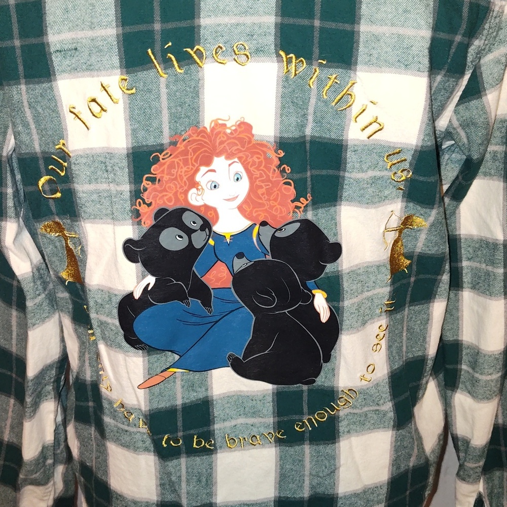 Boxlunch Her Universe Brave Merida & DunBroch Brothers Overshirt Small Flannel - Picture 2 of 9